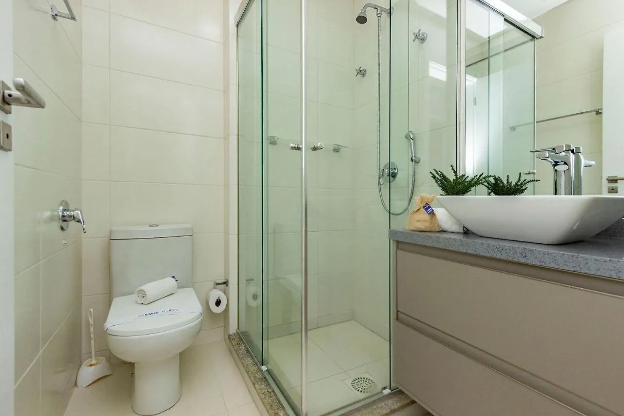 Punta Blu 102-9 - Condomínio luxuoso com vista para o mar - Piscina - Sauna - Jacuzzi - Quadra poliesportiva Bombinhas 0*,  Brasile